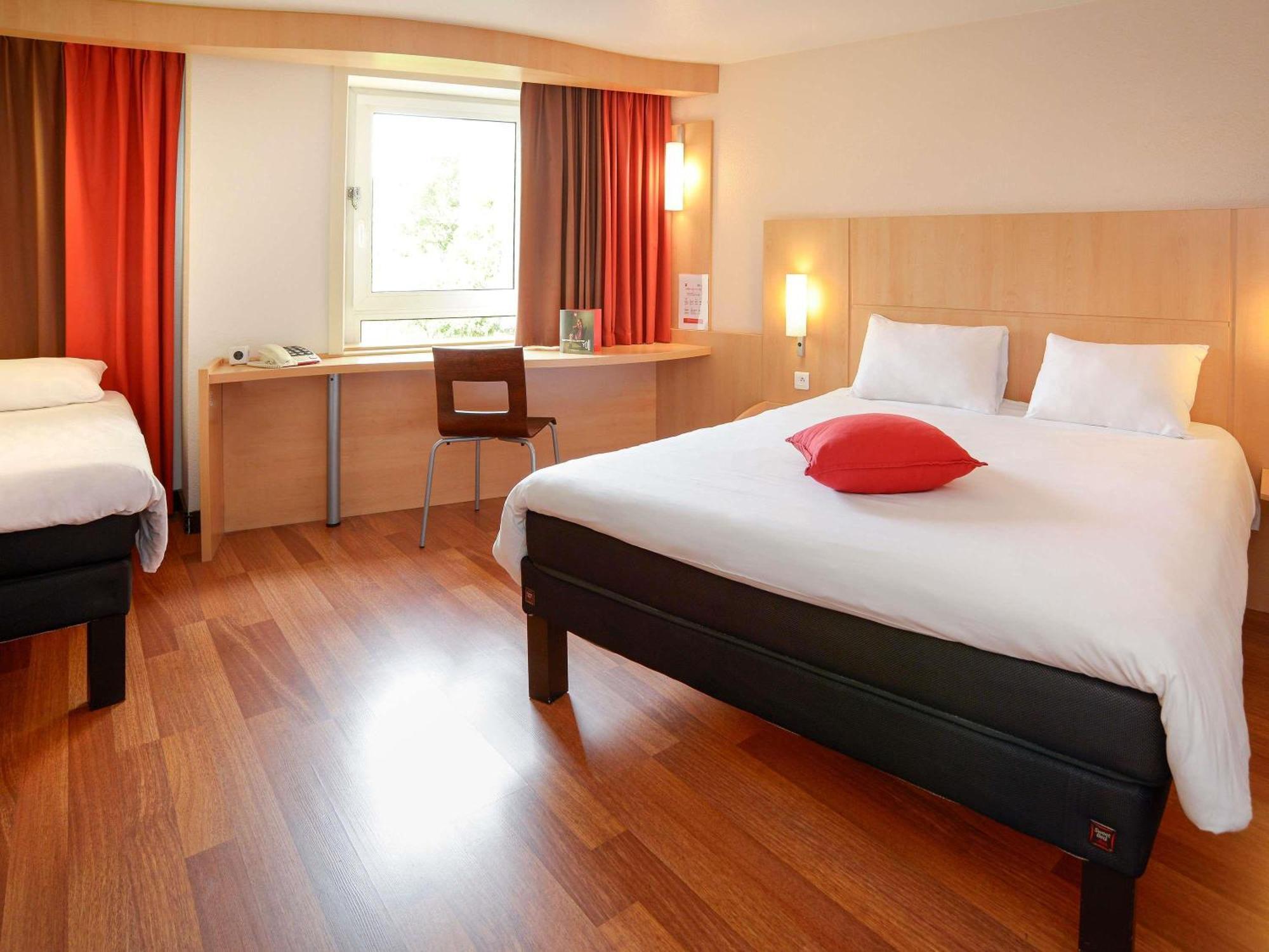 Standard Room One Double Bed One Single Bed Mobility Access